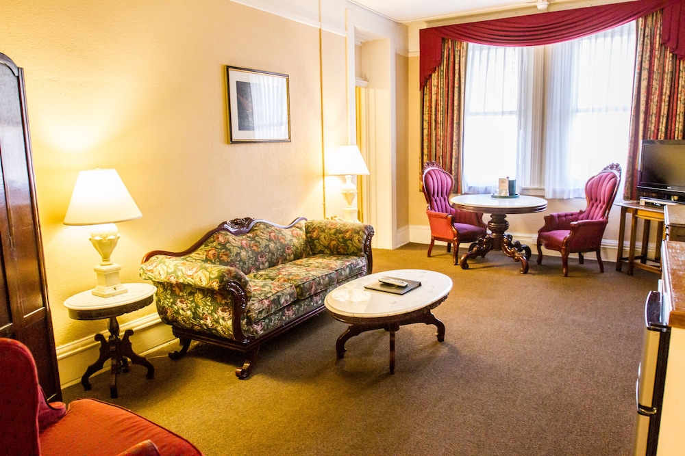 HOTEL COLORADO 37/72