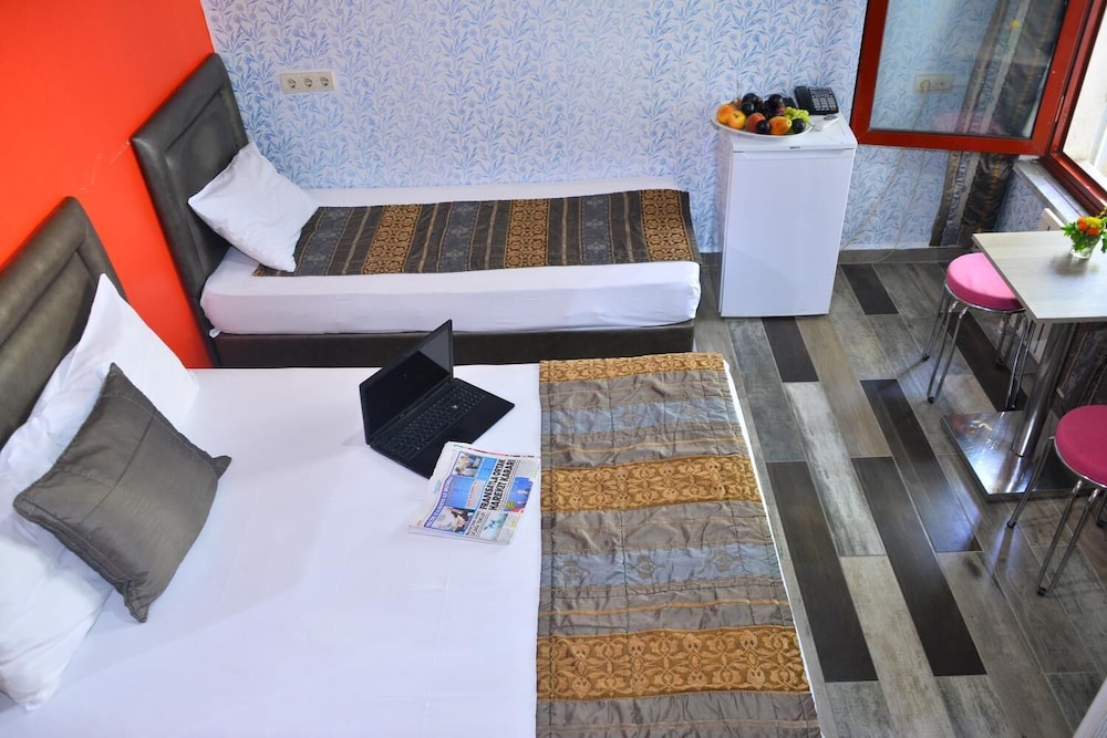 AYYILDIZLAR HOTEL 33/37