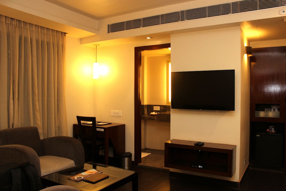 Visitel -A Boutique Hotel. 46/58