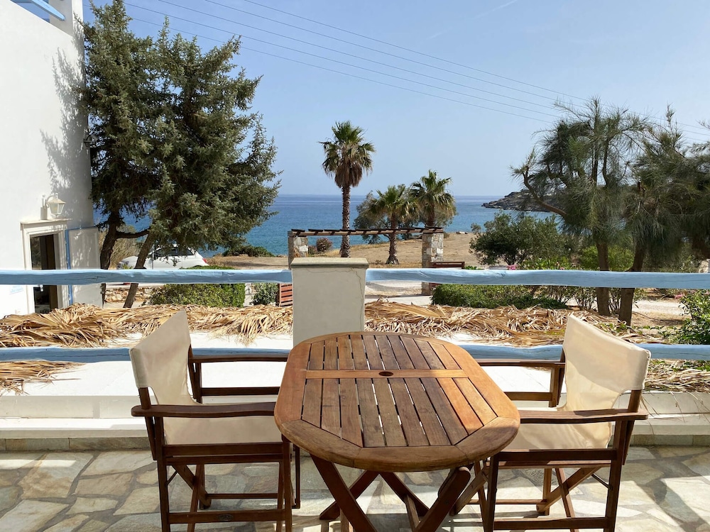 Agnadi Syros Studios & Rooms 33/50