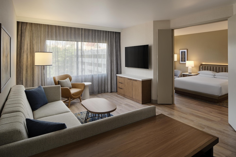 Hyatt Regency Suites Atlanta Northwest 23/65