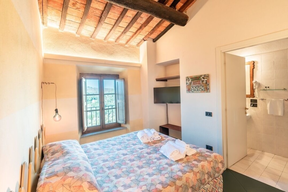 SUPERIOR, DOUBLE OR TWIN BED