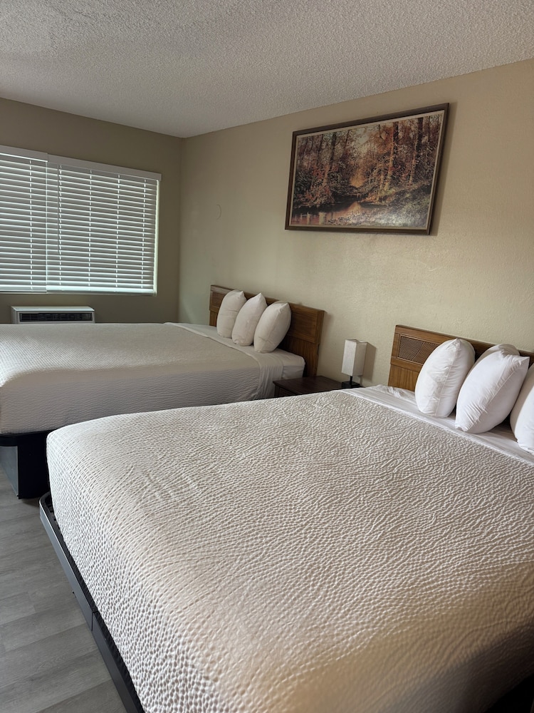 Room, 2 Queen Beds