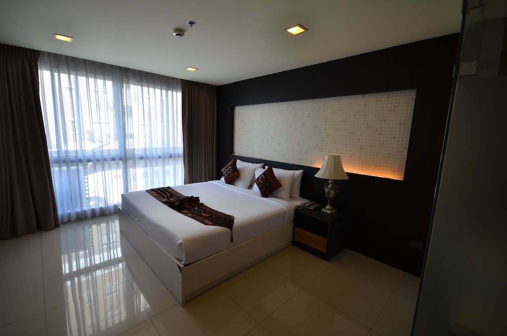 Chaba Inn Srinakarin 13/28