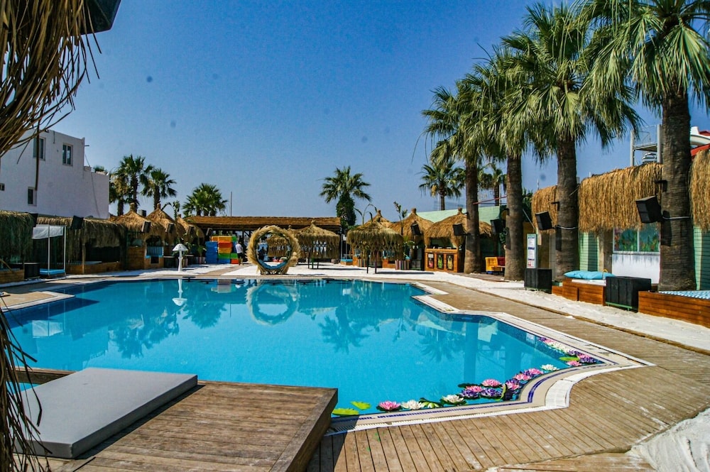 Dream Palace Bodrum (Ex Gumbet Sun Club Hotel) 8/23