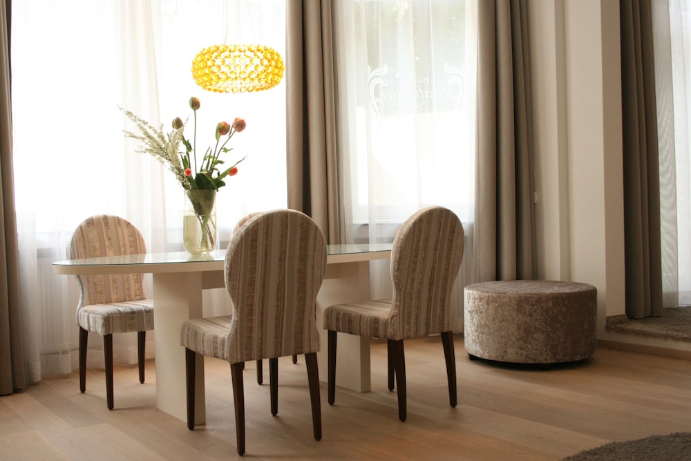 HOTEL GRAFRATHER HOF 28/49