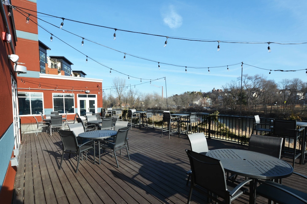 Fairfield Inn & Suites By Marriott Northfield 22/34