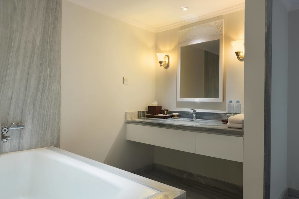 SHL Hotel and Resort 33/77