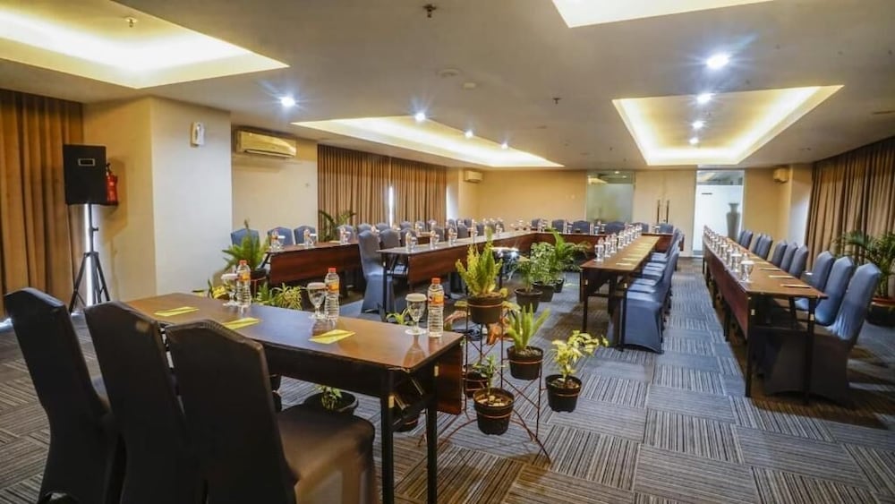 Whiz Hotel Pemuda Semarang 20/44
