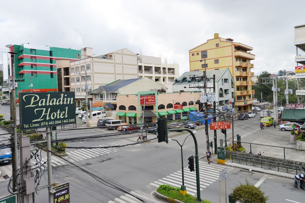 Paladin Hotel 38/41