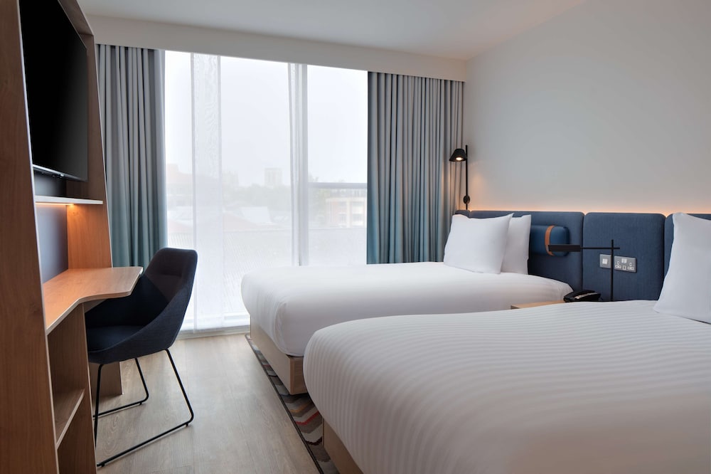 ROOM, TWIN BEDS