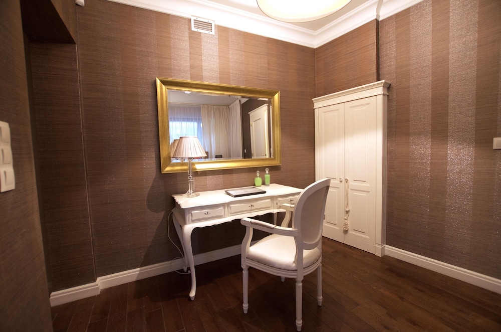 A11 Apartments & Spa Dermique 43/50