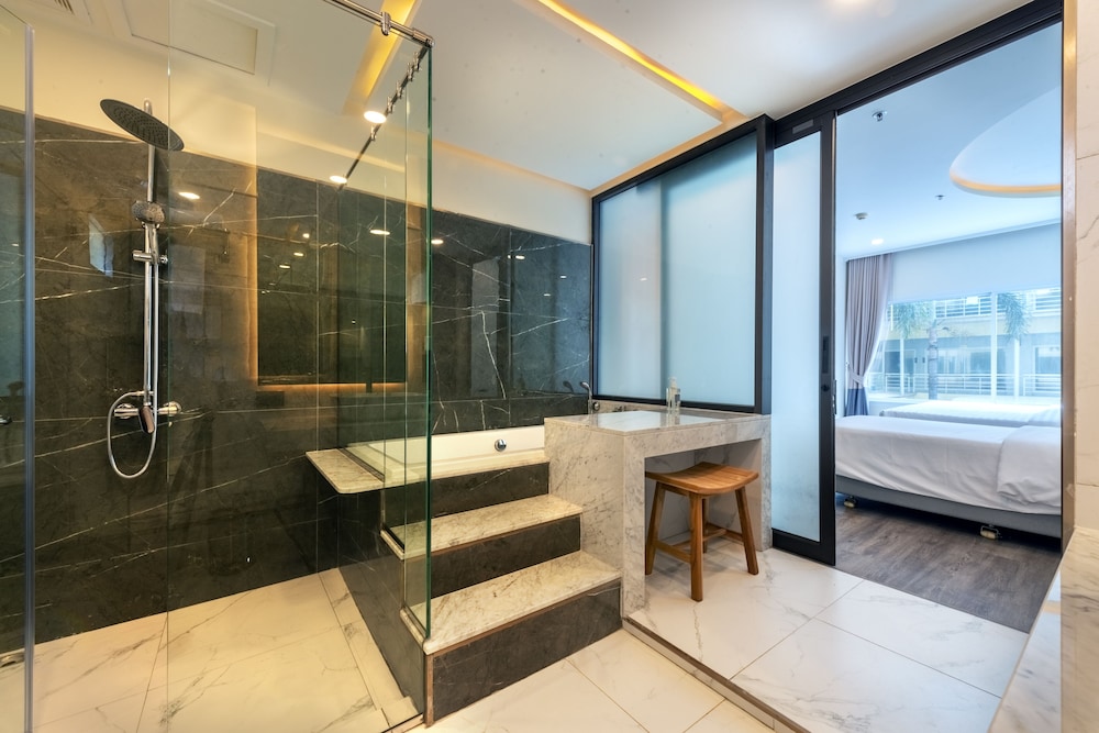 Qiu Hotel Sukhumvit 50/50
