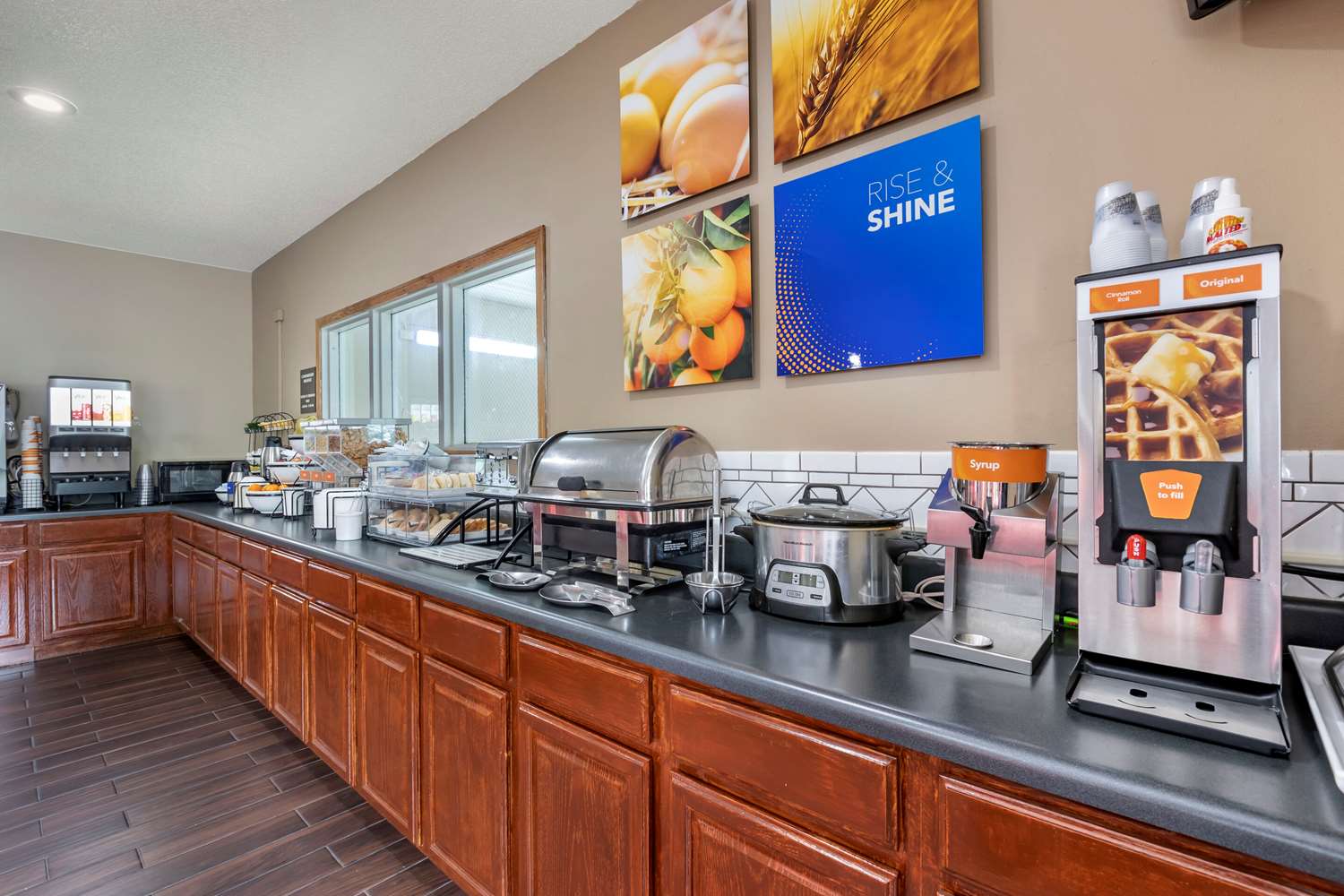Comfort Inn Muscatine near Hwy 61 7/33