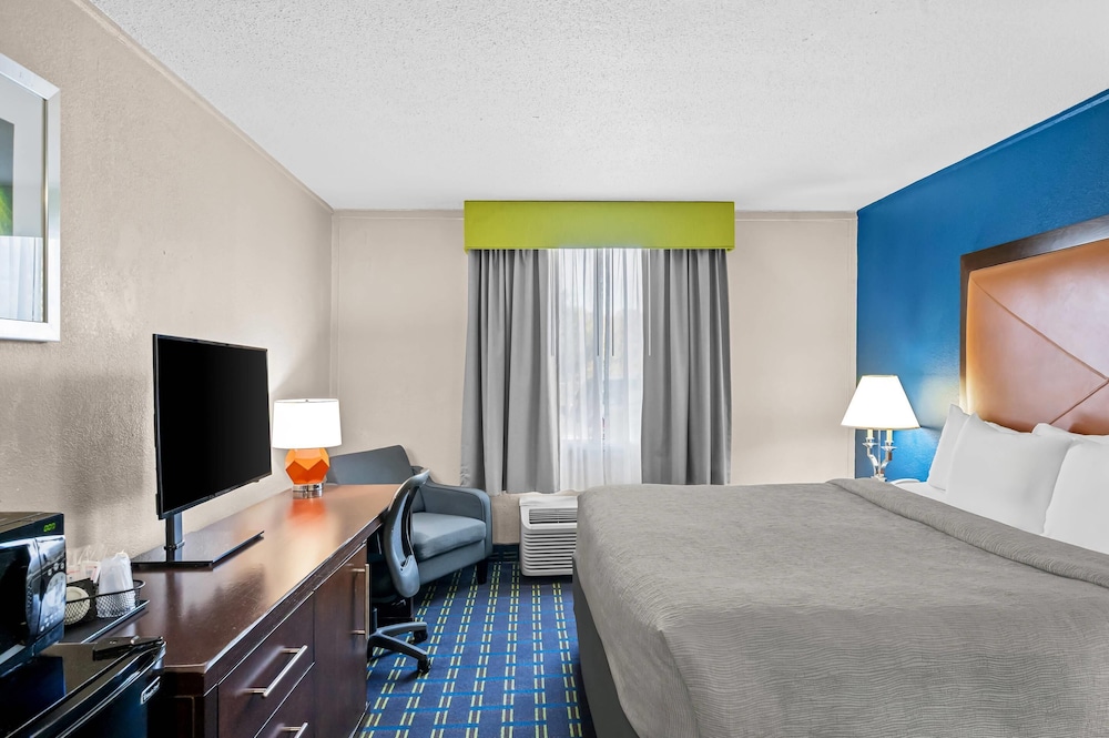 STANDARD, KING BED