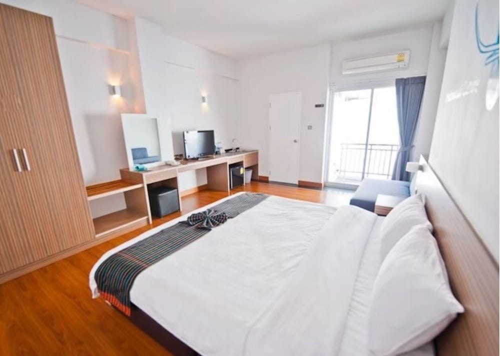 DELUXE, BALCONY