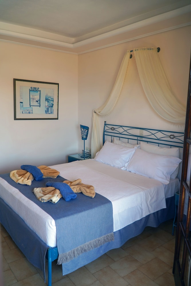 ECONOMY, DOUBLE BED, GARDEN VIEW