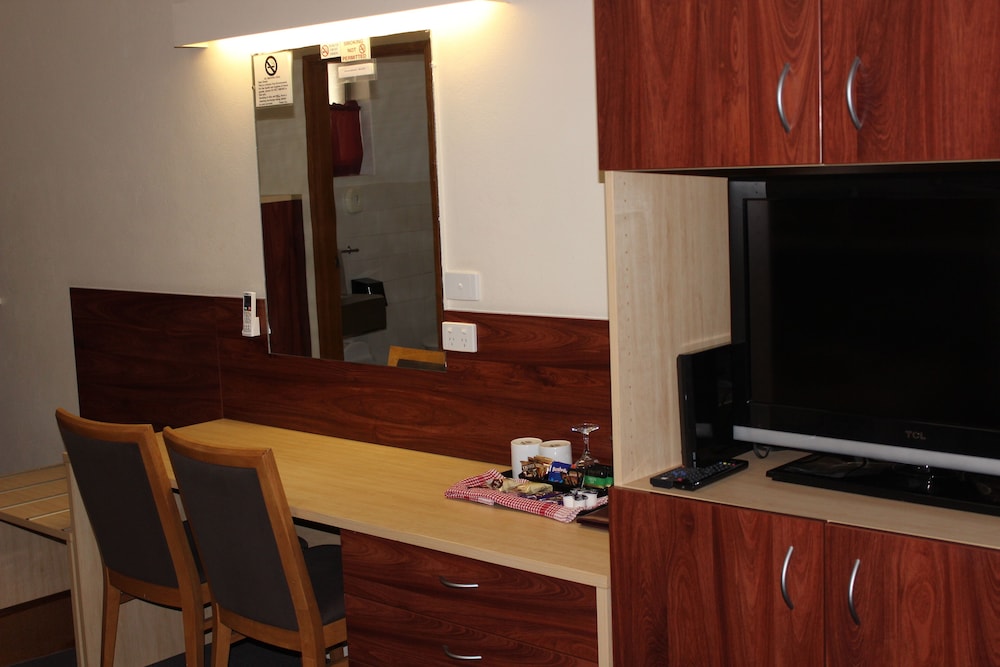 Acacia Motor Inn 38/55