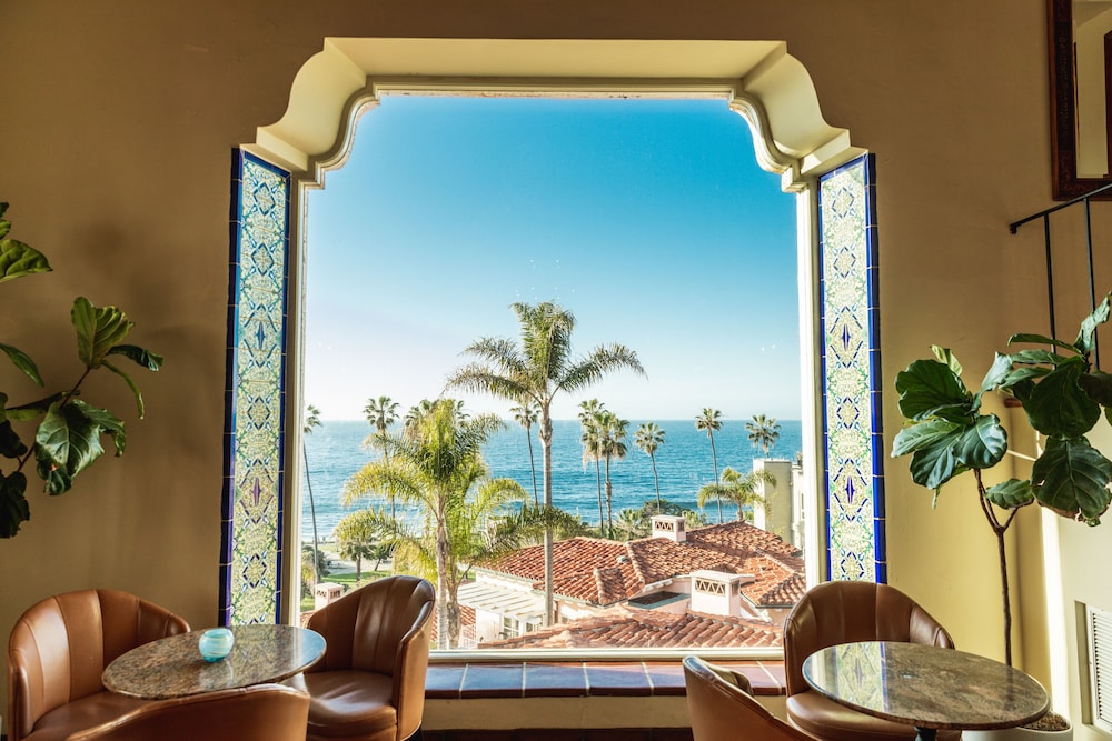 La Valencia Hotel 44/68