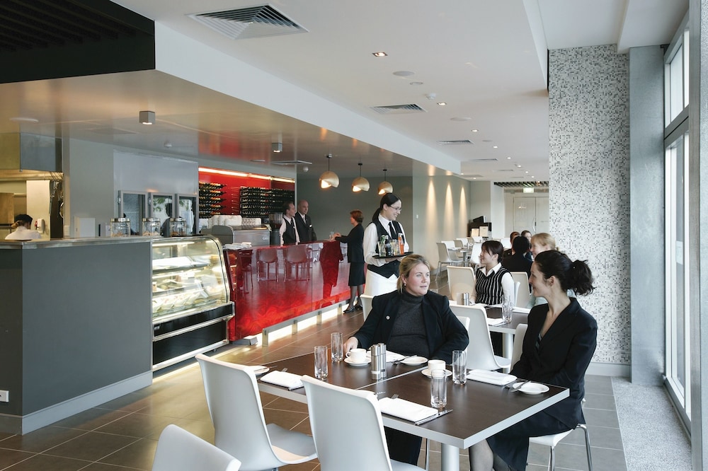 Adina Apartment Hotel Perth 60/73