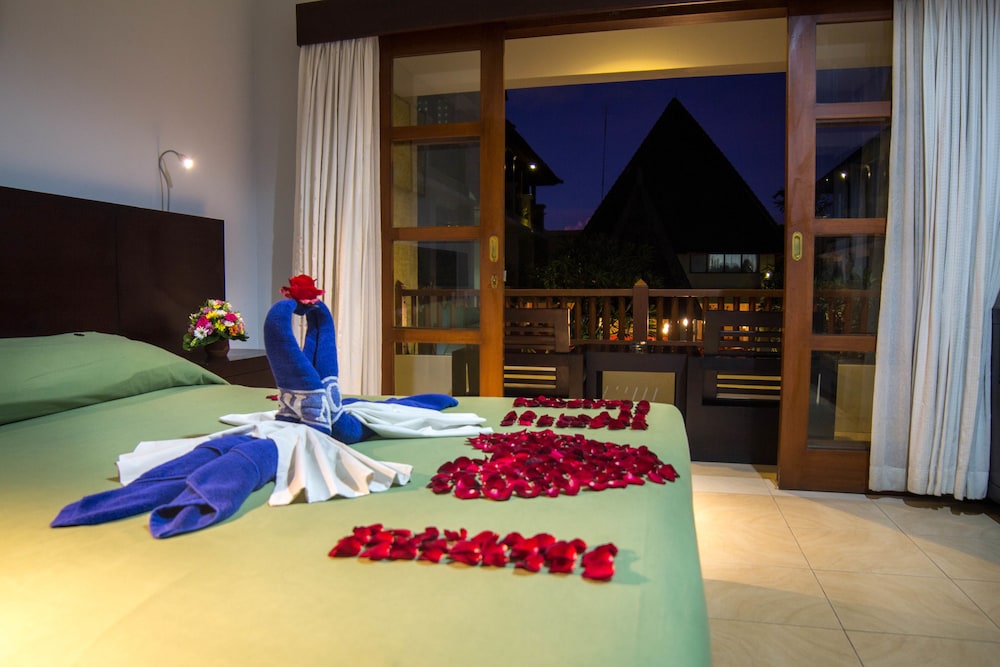 FOURTEEN ROSES BEACH HOTEL 24/62