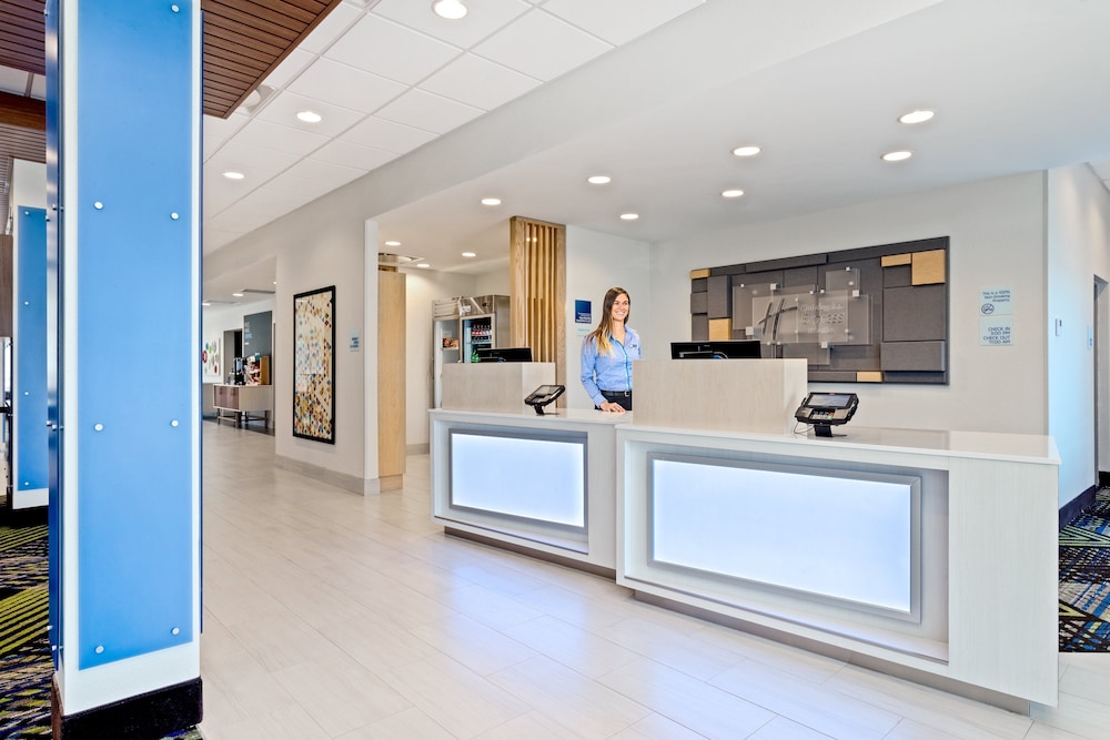 Holiday Inn Express Suites Niceville Eglin Area 8/50