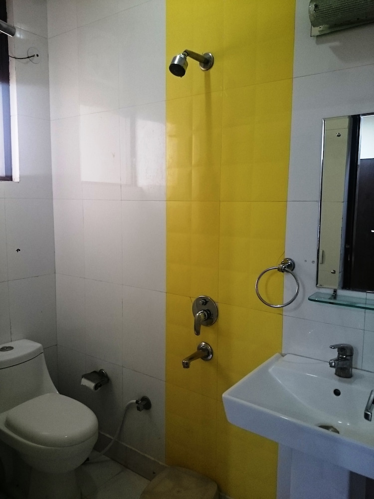 Hotel The RTS, New Delhi 44/50
