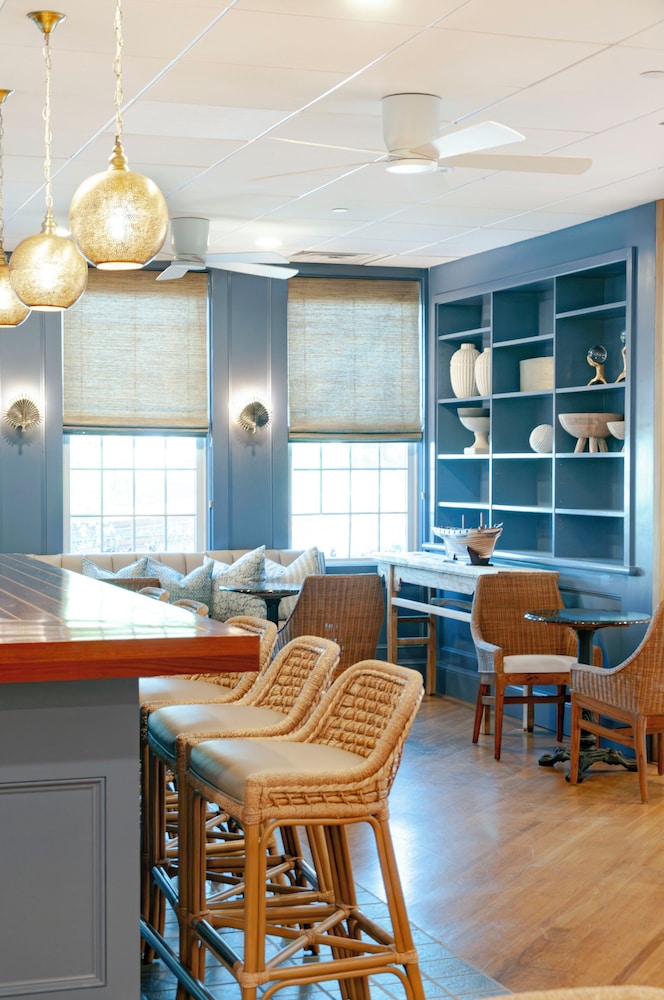 Nantucket Inn 41/55