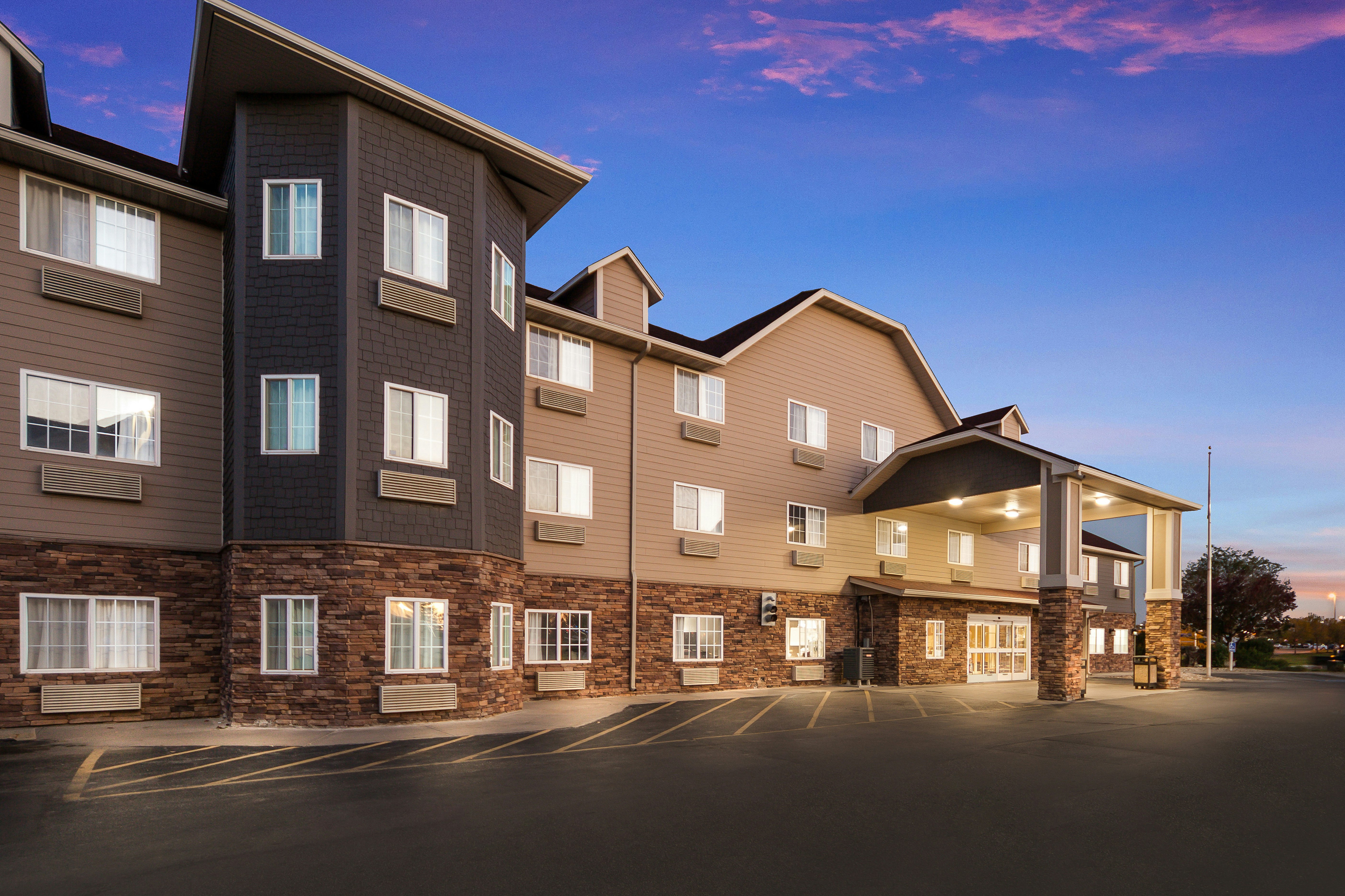 Red Roof Inn & Suites Omaha - Council Bluffs 2/47
