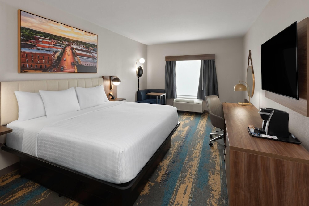 La Quinta Inn & Suites Nacogdoches 19/54