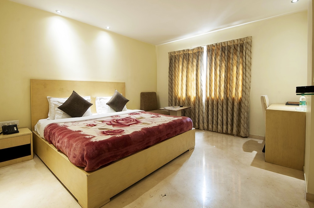 Mayur Hotel 18/49