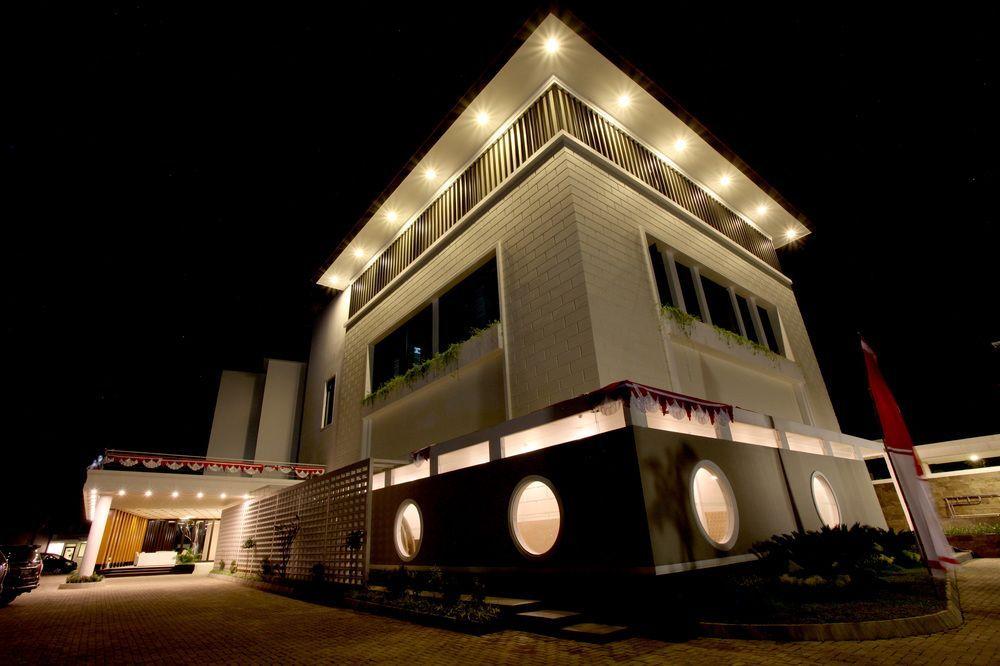 Helios Hotel Bone 7/48