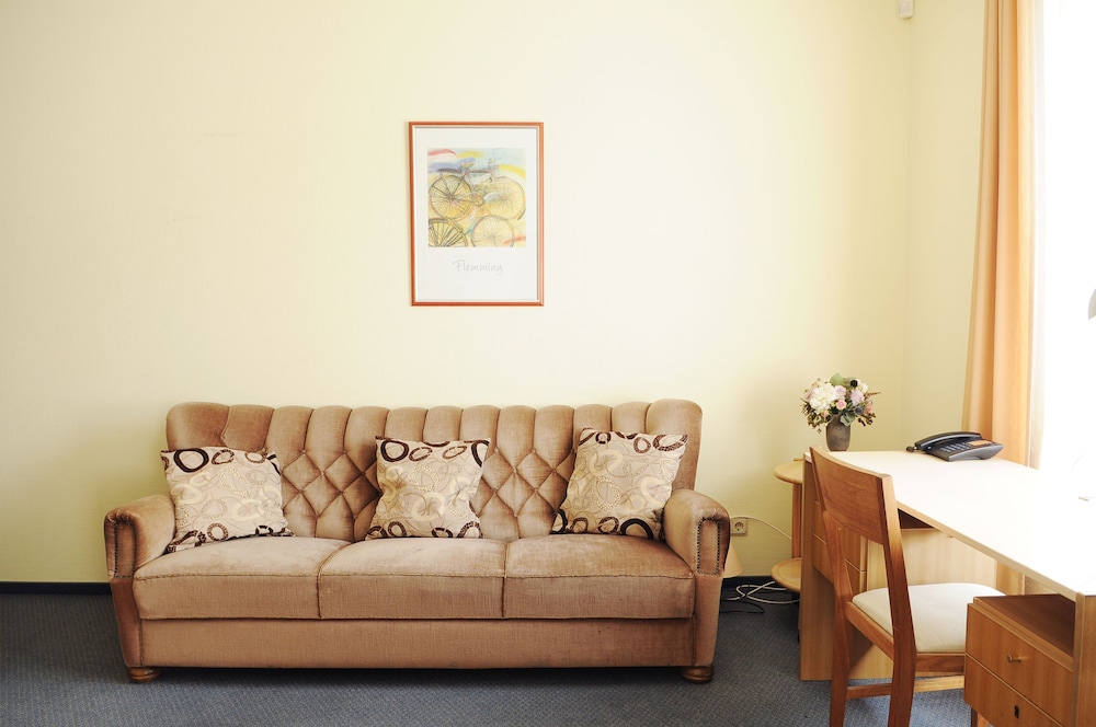 AMICUS HOTEL 29/42