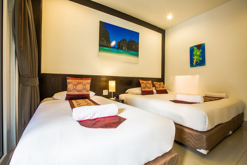 Phuket Airport Hotel 27/74