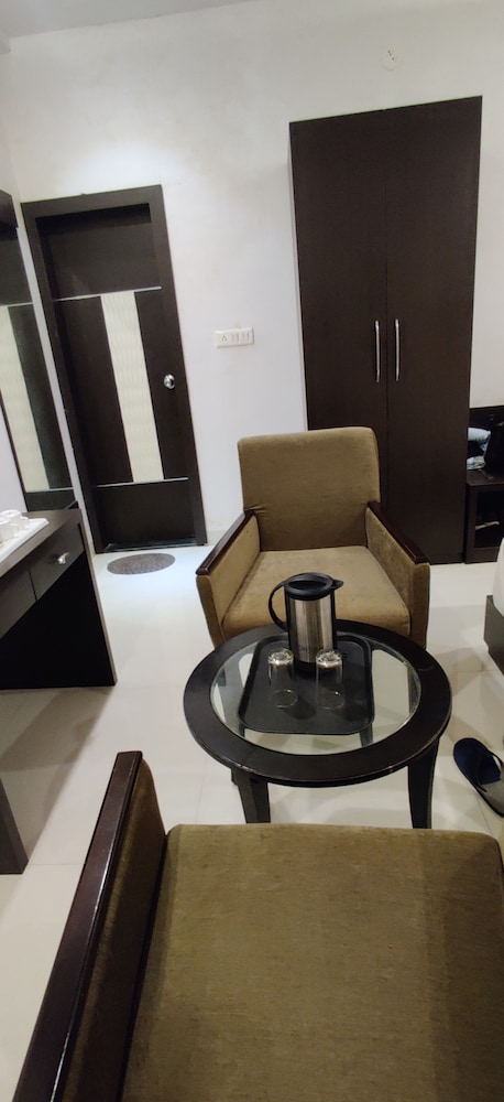 Anchal Villa 33/39