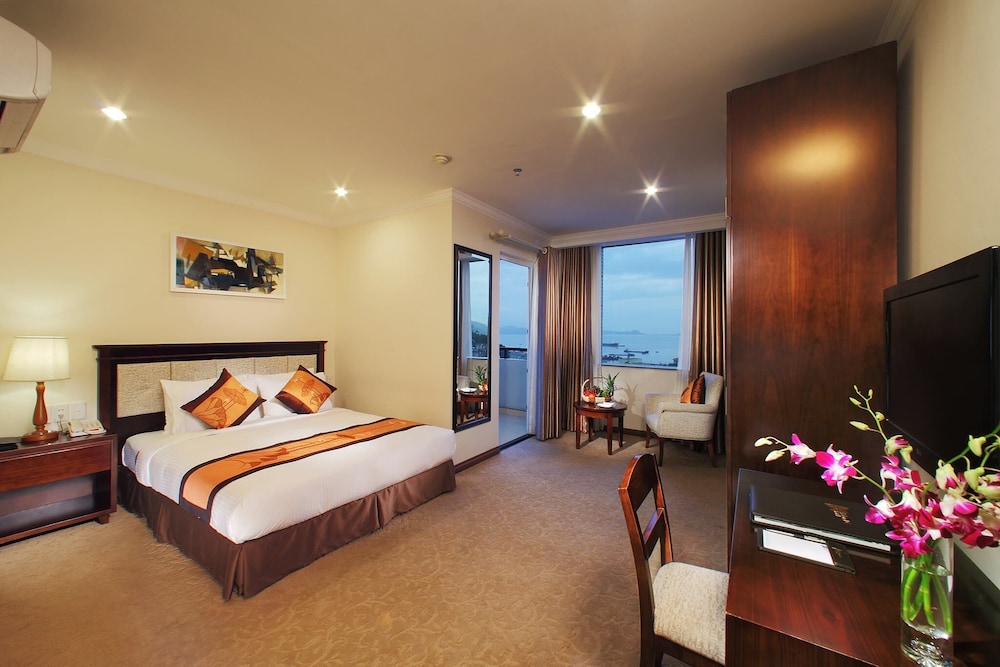 Ha Long Dc Hotel 7/45