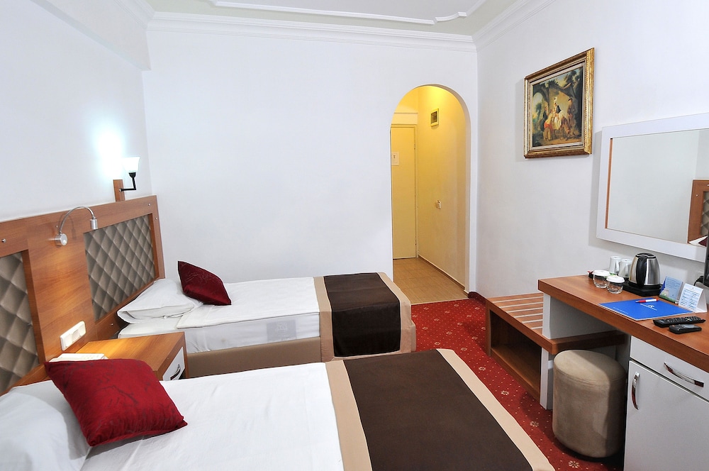 Ramira Beach Hotel 15/37