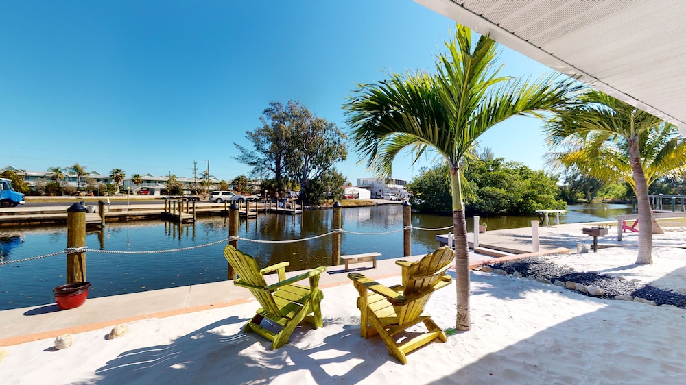 Off the Charts Inn Out Island Resort 35/50