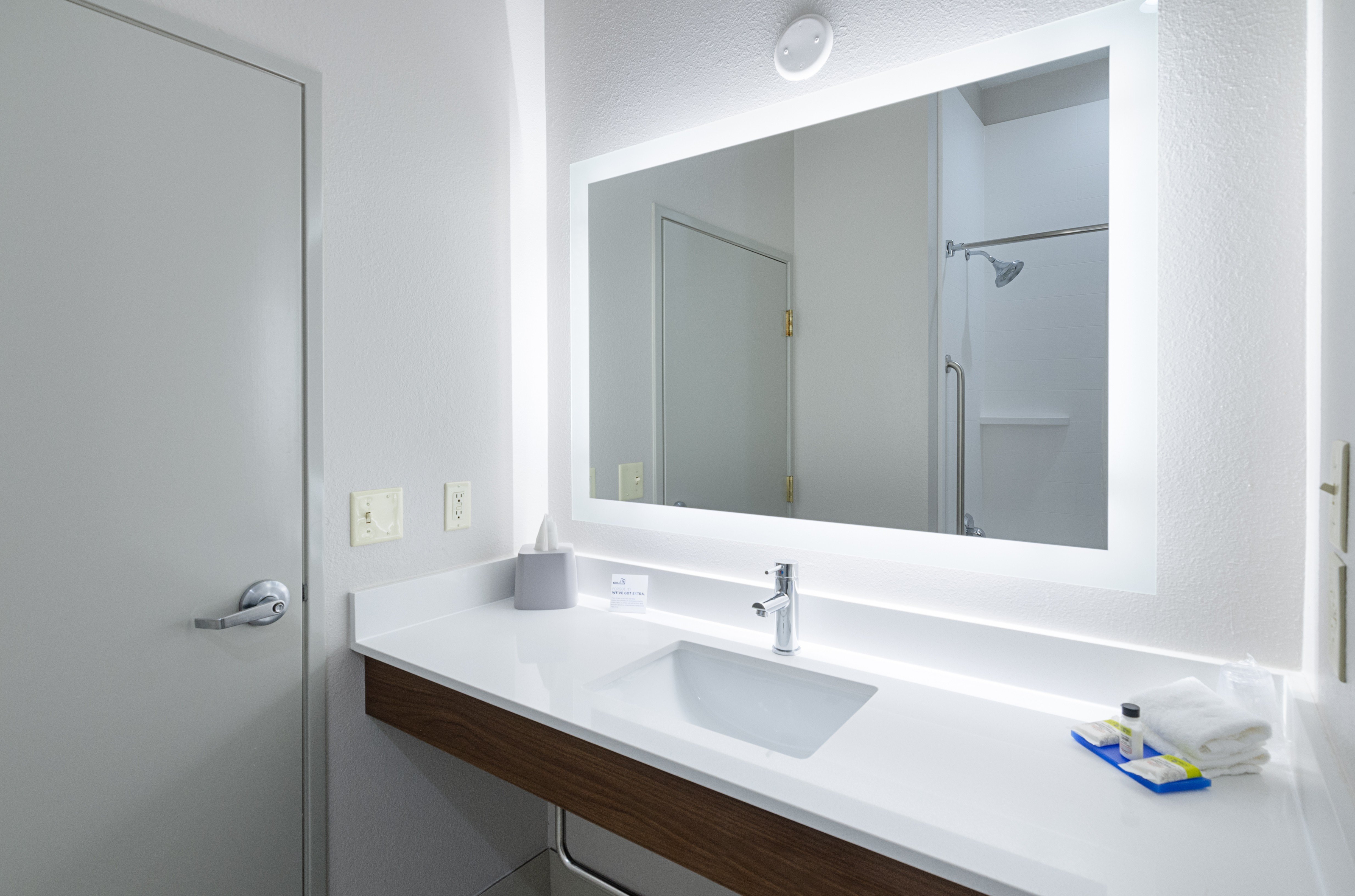 Holiday Inn Express Hotel And Suites Weston 54/54
