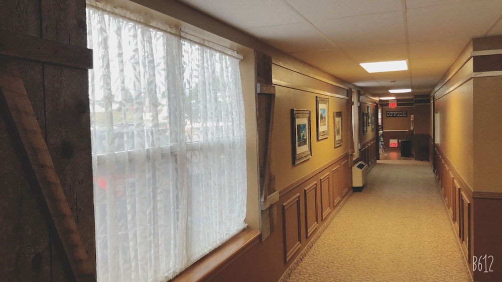 Covered Wagon Motel (ex Rodeway Inn Lusk) 25/50