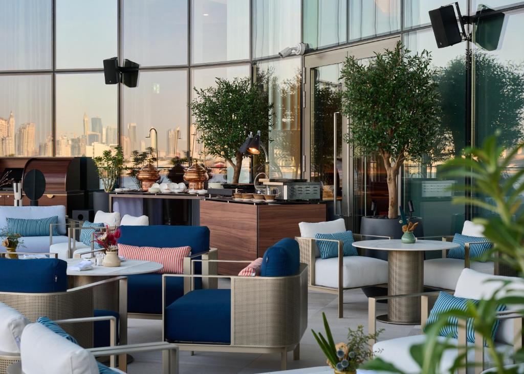 Premium 3B with Skyline View in Address Harbor Point 25/41