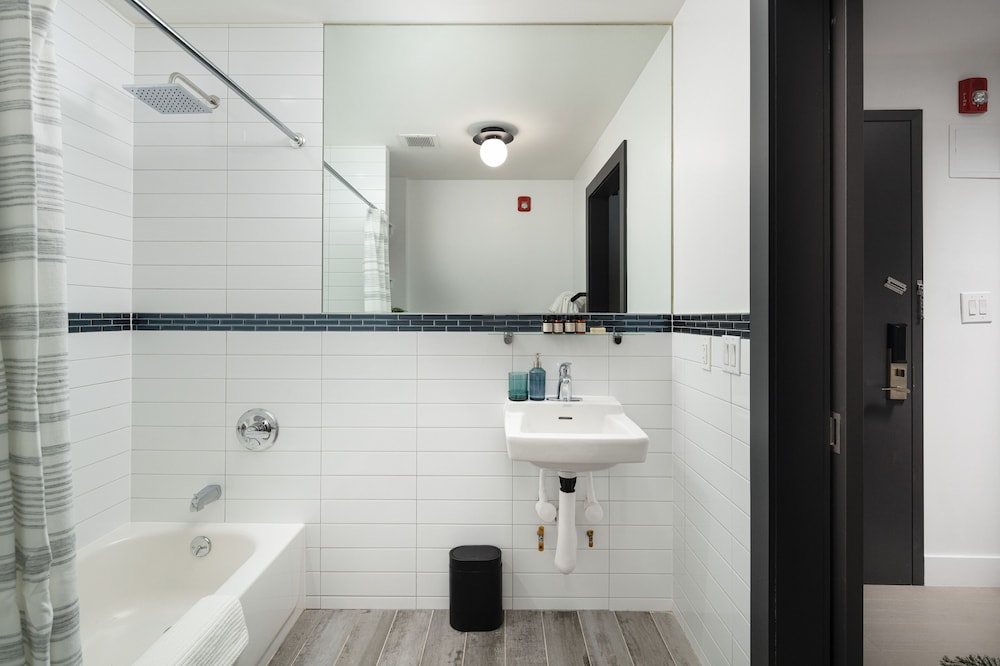 Hotel 837 45/50