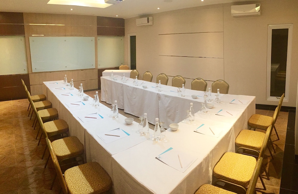 M Premiere Hotel 41/42