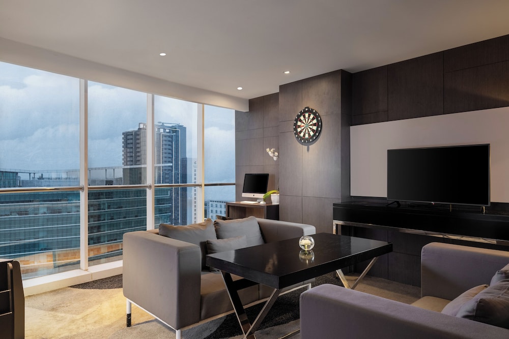 MELIA MAKASSAR 67/73