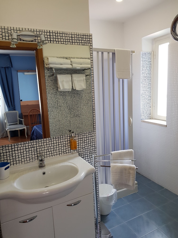 Hotel L Isola 35/38