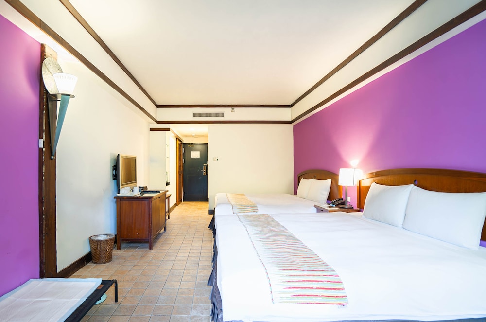 Yoho Beach Resort 26/76