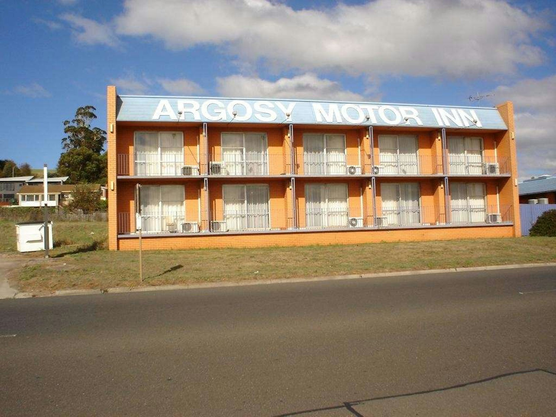 Argosy Motor Inn 2/42