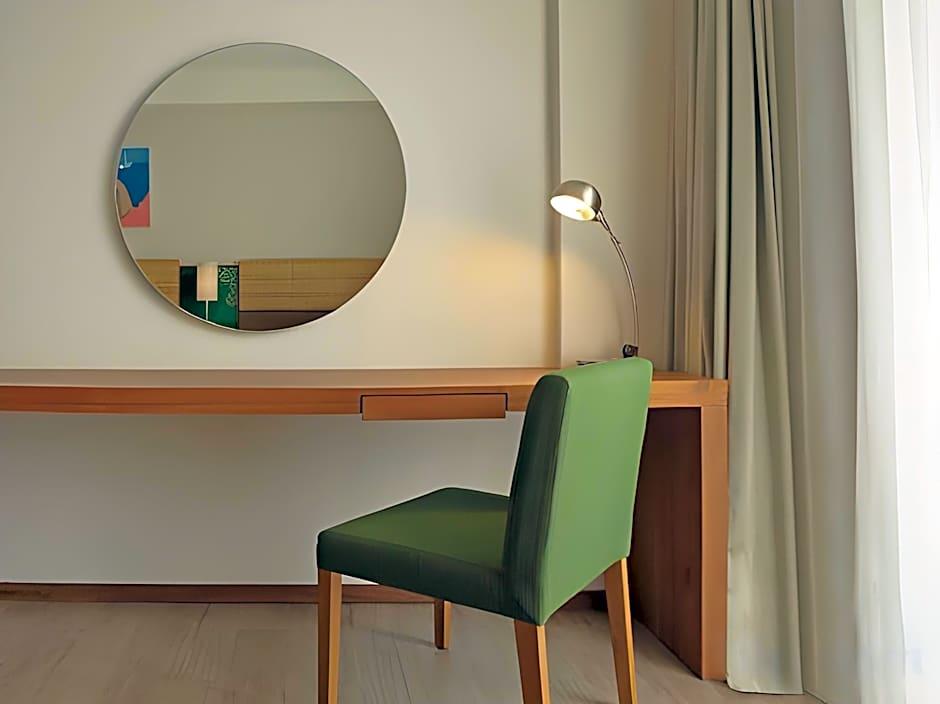 Diamond Hotel Kuta Bali (Ex Holiday Inn Express Bali Raya Kuta) 37/50