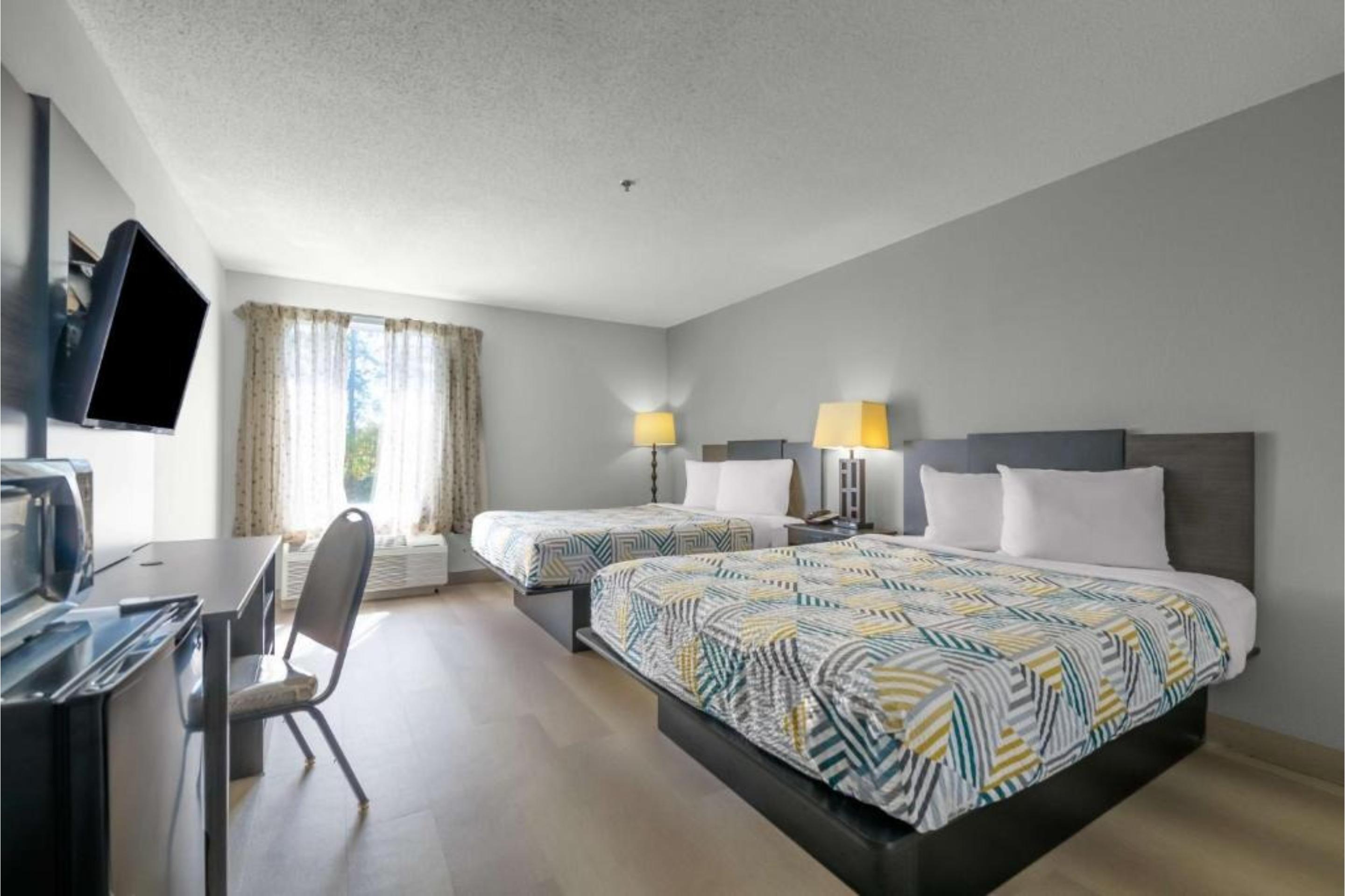 2 Full Beds - Non-Smoking