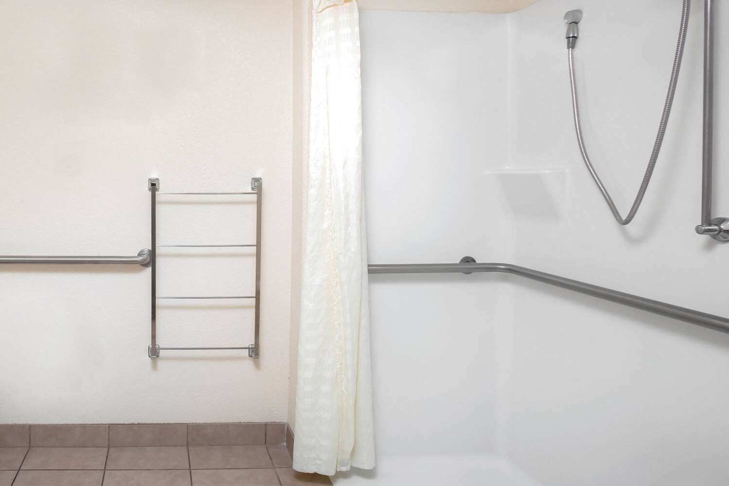 La Quinta Inn & Suites by Wyndham Fowler 27/61